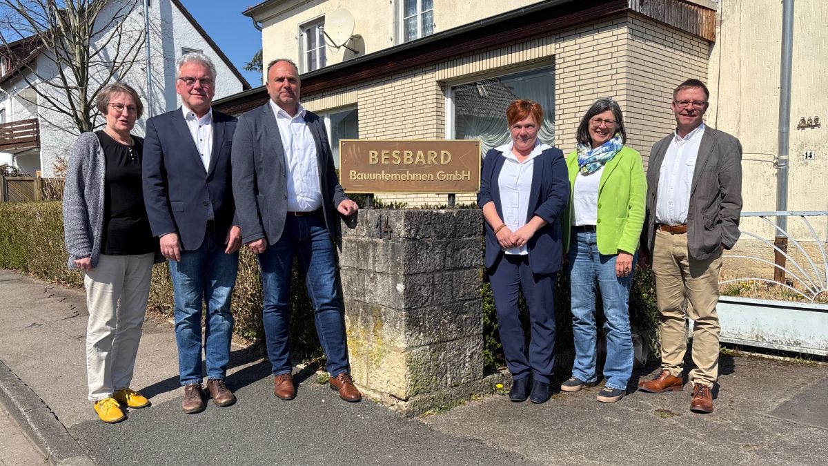 Delligser Bauunternehmen im Gespräch mit Bürgermeister und Landrat