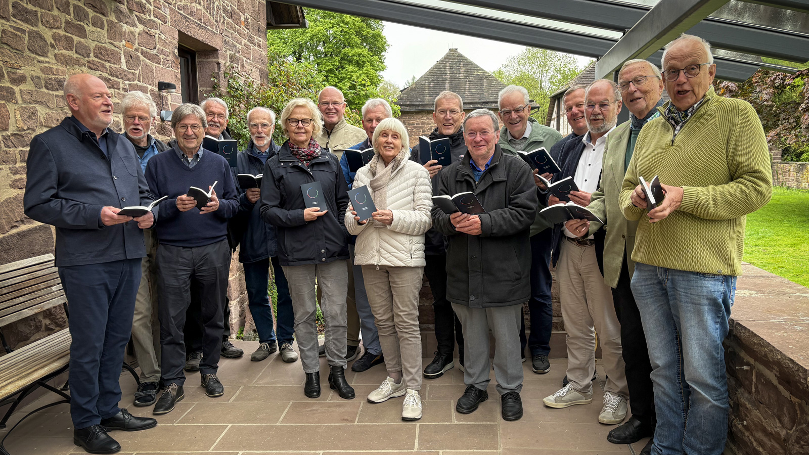Kloster Amelungsborn: Ehemalige Kirchenleitungsmitglieder testen neues Gesangbuch beim Mitsingfestival