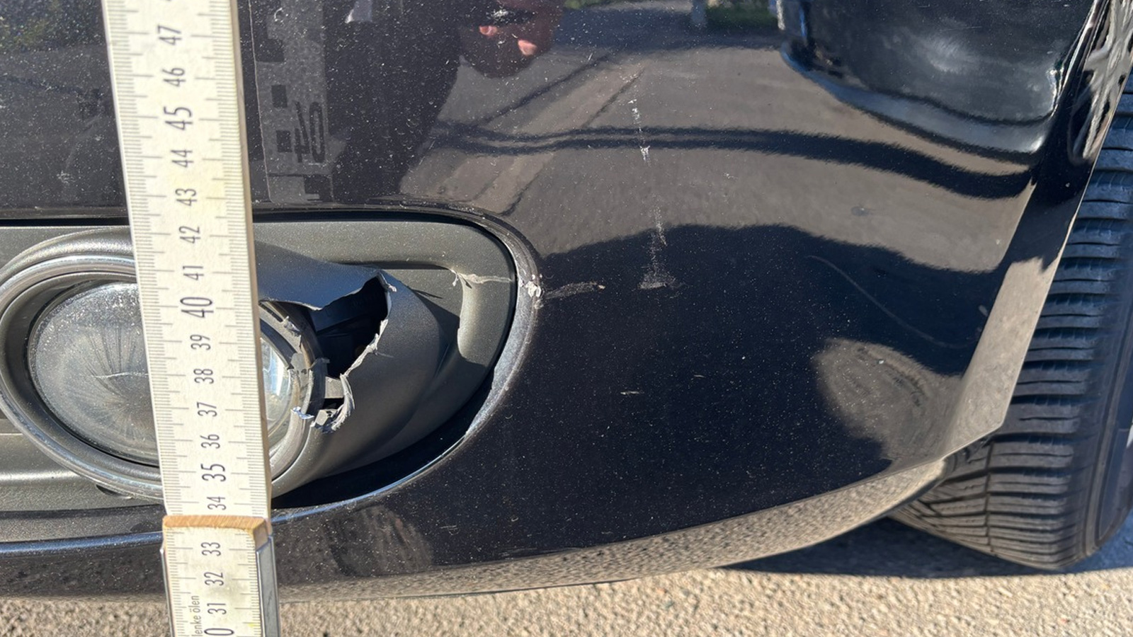 Verkehrsunfallflucht in Kemnade: Polizei sucht Zeugen nach Schaden an VW