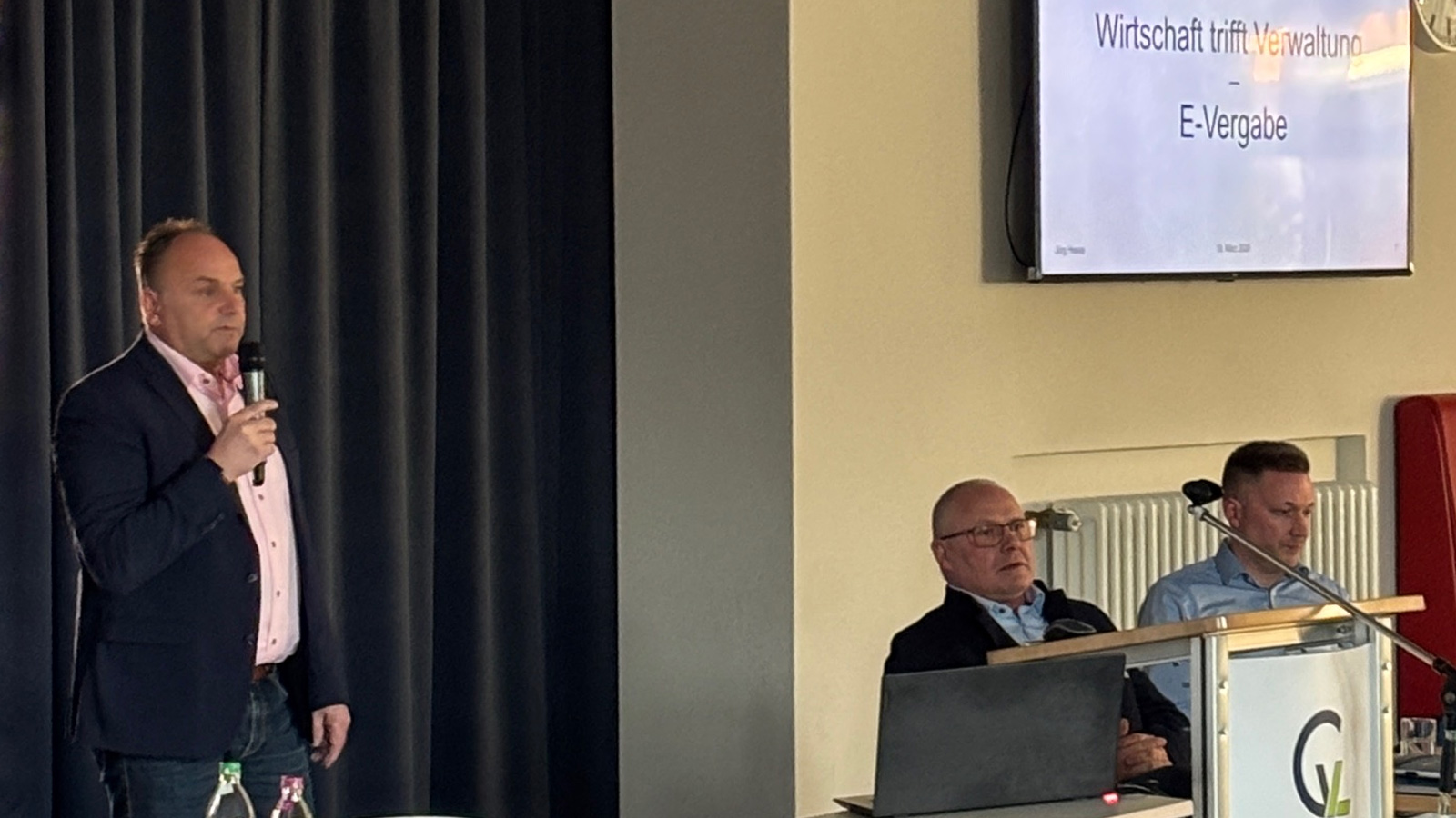 Landkreis Holzminden informiert Unternehmen über elektronisches Vergabeverfahren und bietet Schulungen an