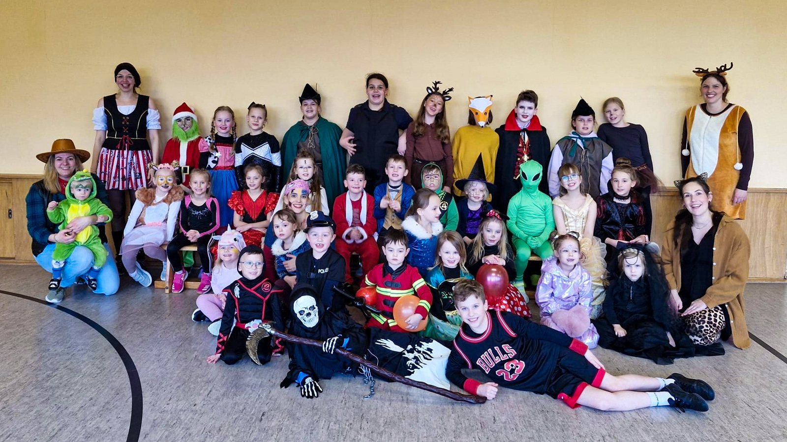 Kinderkarneval in Wangelnstedt begeistert mit fantasievollen Kostümen und fröhlicher Stimmung