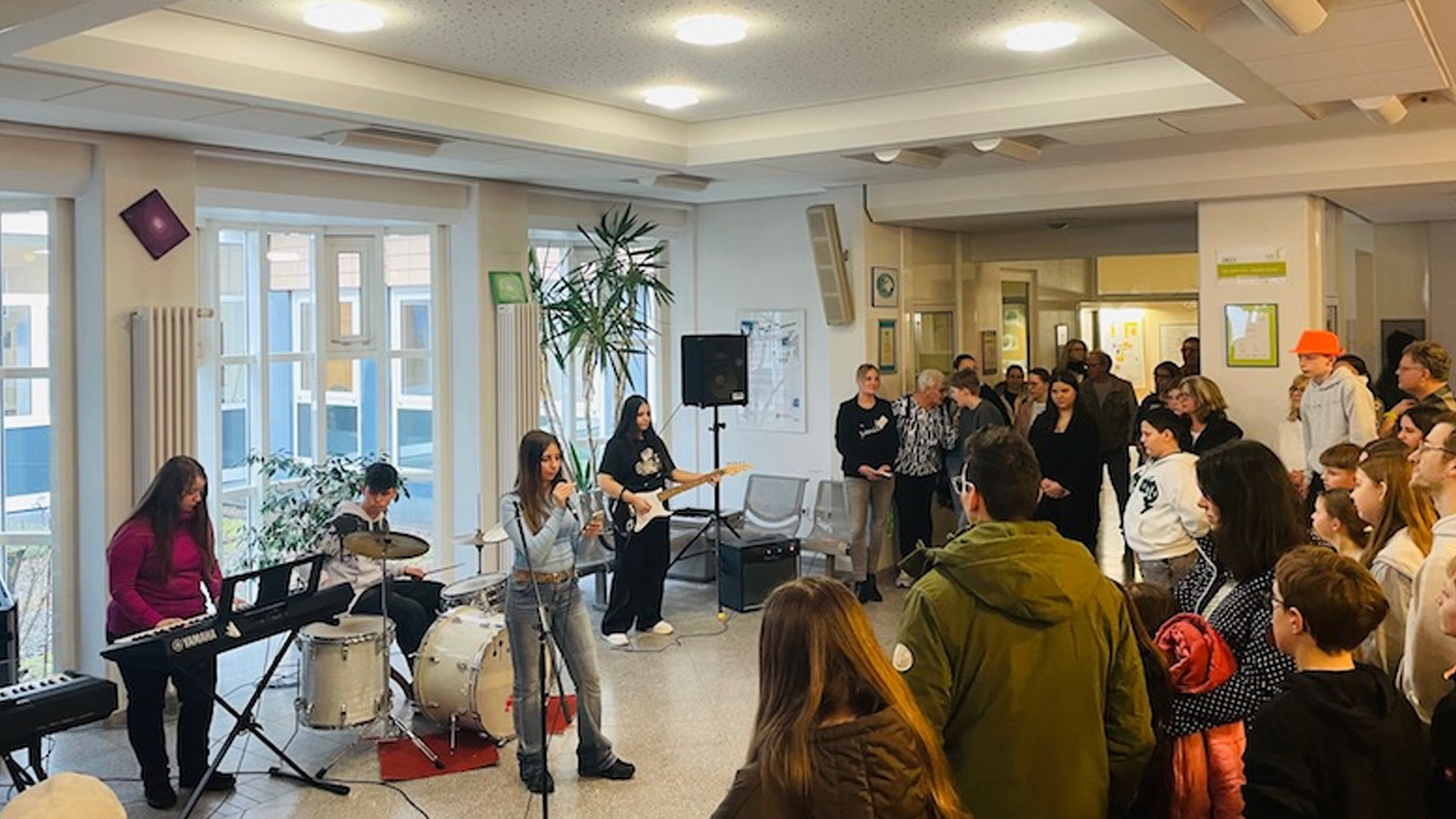 Buntes Treiben beim Tag der offenen Tür an der HRS Eschershausen