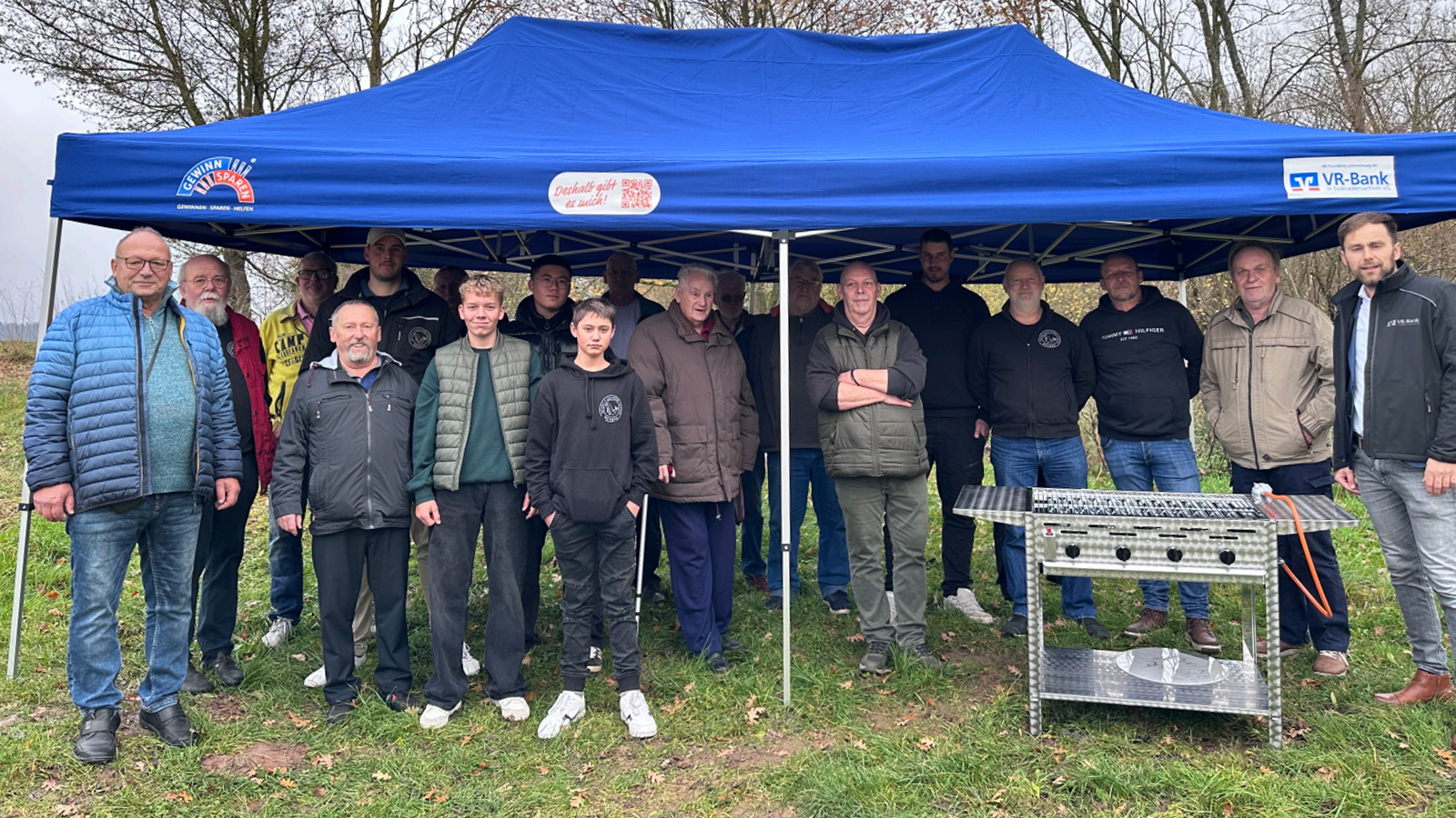 VR-Bank in Südniedersachsen fördert Jugendarbeit des Sportfischervereins Bevern mit 2.300 Euro